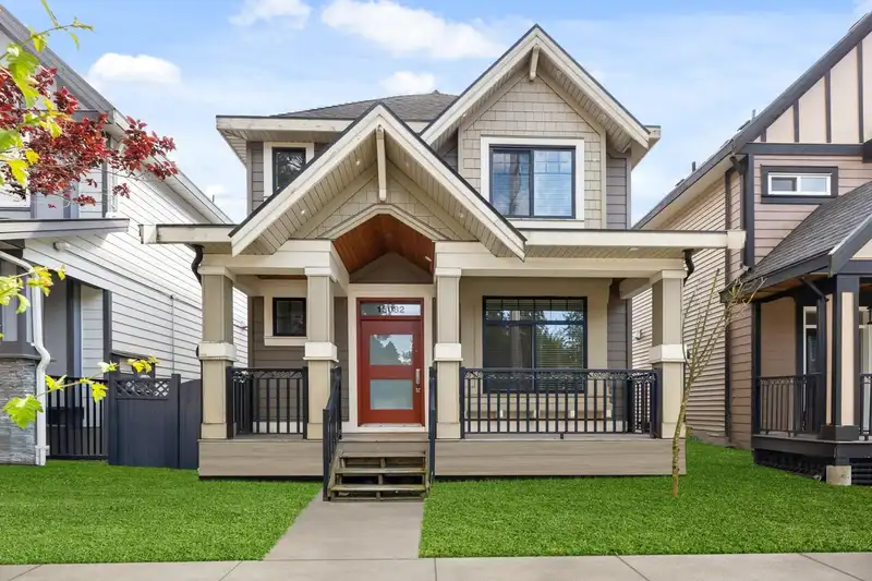 13082 60 AVENUE - photo 1 of 37