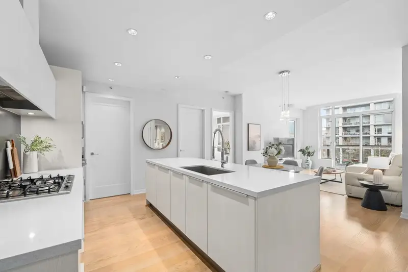 302 1625 MANITOBA STREET - photo 2 of 25