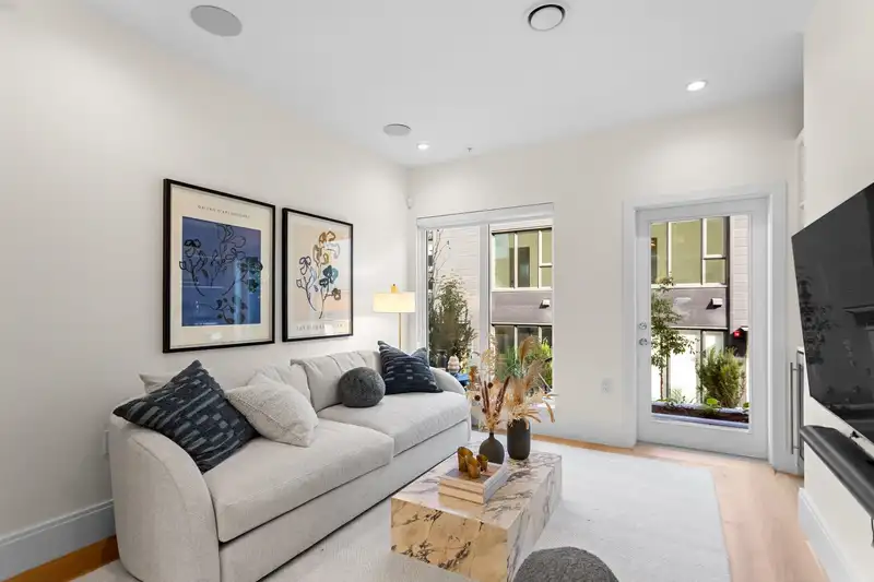 585 W 26TH AVENUE - photo 3 of 38
