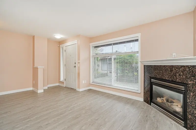 203 19705 56 AVENUE - photo 3 of 13