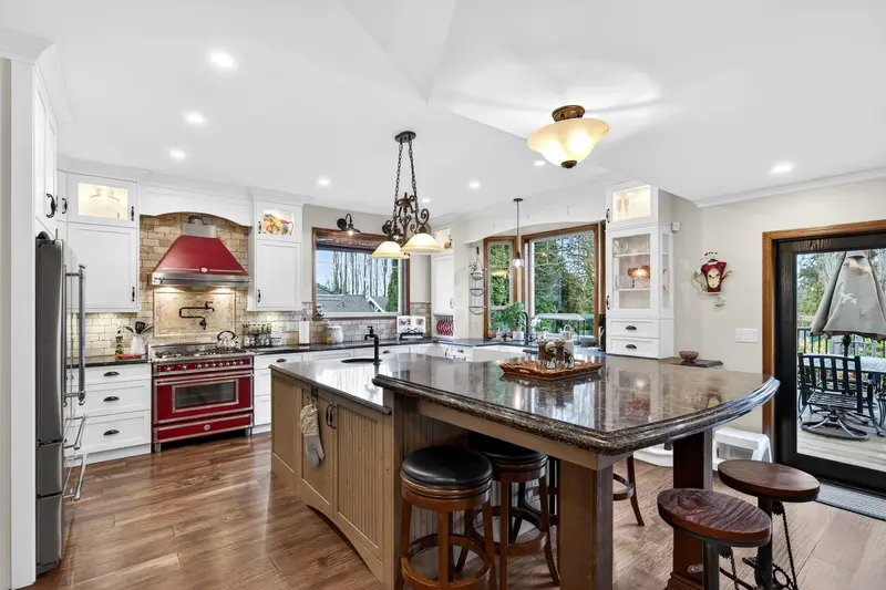 21687 48A AVENUE - photo 2 of 25