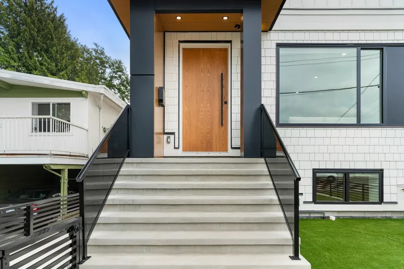 2 7822 GOODLAD STREET - photo 2 of 25