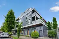 308 209 E 20 AVENUE - thumbnail 2