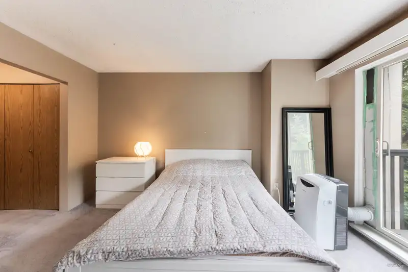 320 9857 MANCHESTER DRIVE - photo 2 of 20