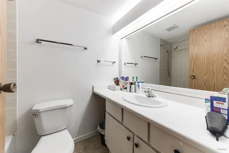 320 9857 MANCHESTER DRIVE - photo 3 of 20
