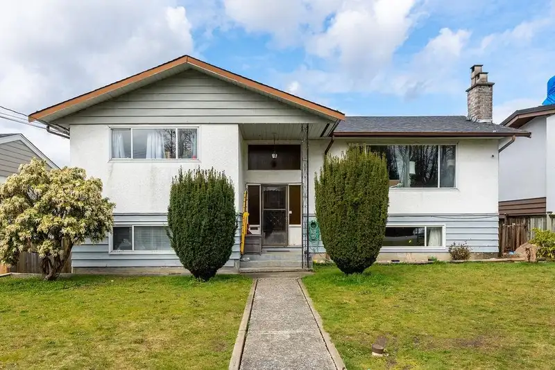 5085 WOODSWORTH STREET - photo 1 of 40