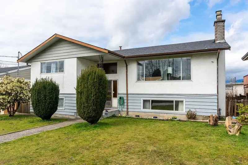 5085 WOODSWORTH STREET - photo 2 of 40