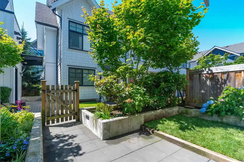 3 5188 SAVILE ROW - photo 4 of 26
