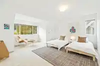 2372 KINGS AVENUE - thumbnail 23