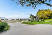 2372 KINGS AVENUE - thumbnail 38
