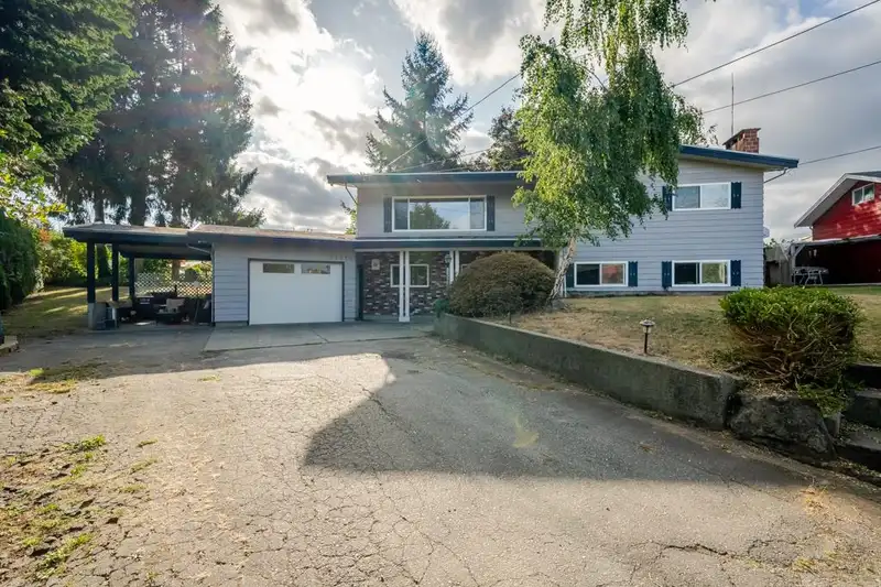 32670 AVALON CRESCENT - photo 2 of 38