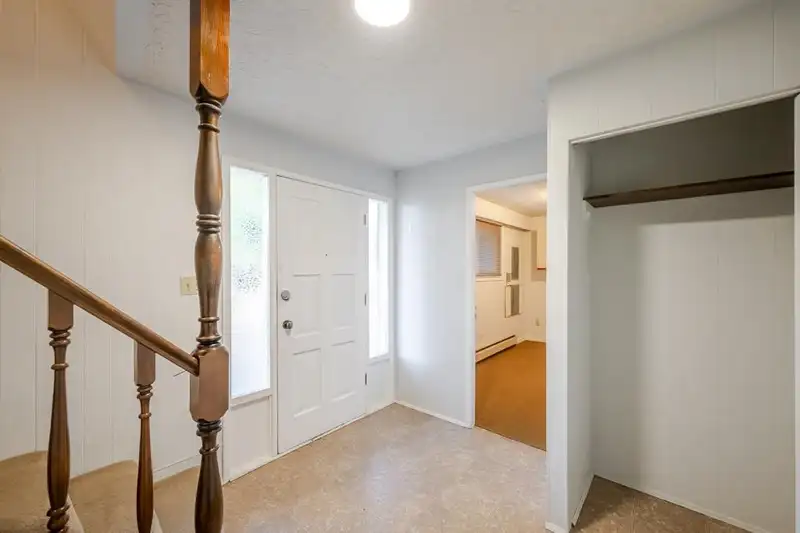 32670 AVALON CRESCENT - photo 3 of 38