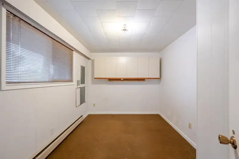 32670 AVALON CRESCENT - photo 4 of 38