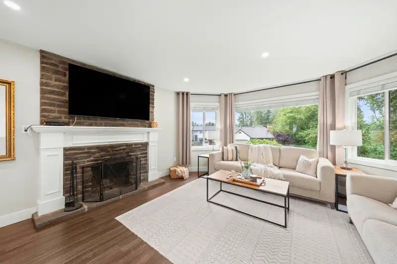 21468 95 AVENUE - photo 2 of 39