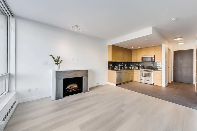 308 2528 MAPLE STREET - photo 2 of 25