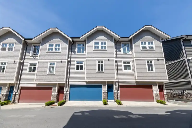 33 10488 124 STREET - photo 2 of 39
