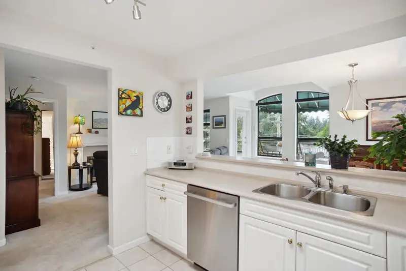 301 3088 HIGHLAND BOULEVARD - photo 3 of 24