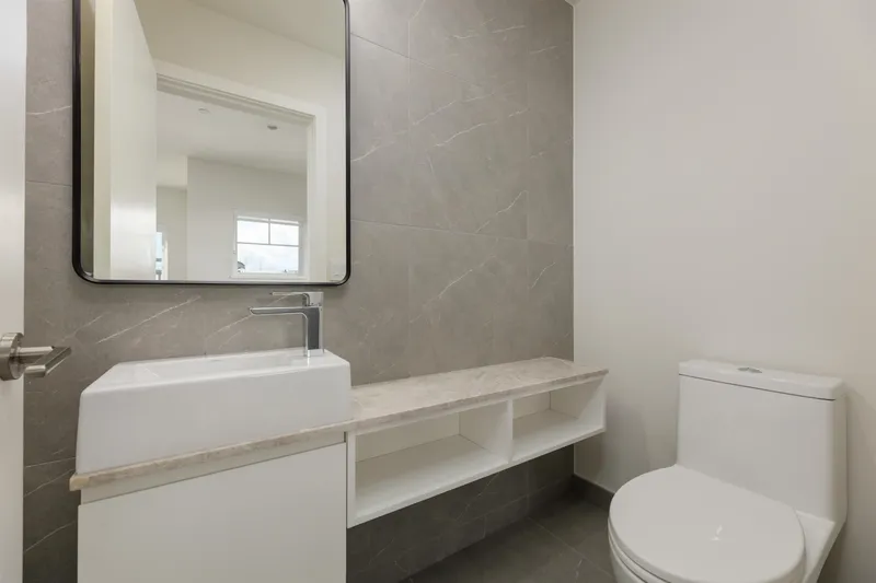 100 19451 SUTTON AVENUE - photo 3 of 18