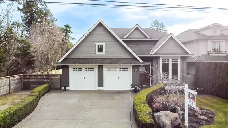 5220 WALLACE AVENUE - photo 3 of 40