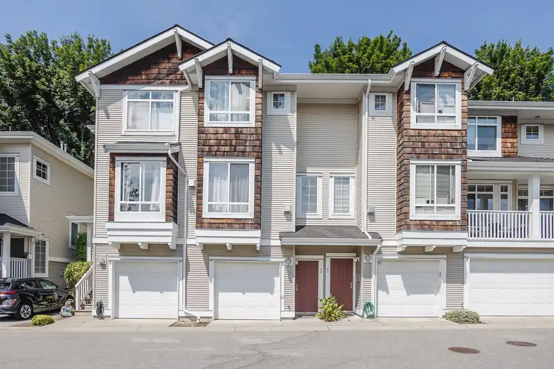 56 15030 58 AVENUE - photo 1 of 35