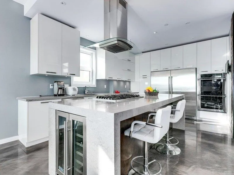 15061 VICTORIA AVENUE - photo 4 of 25