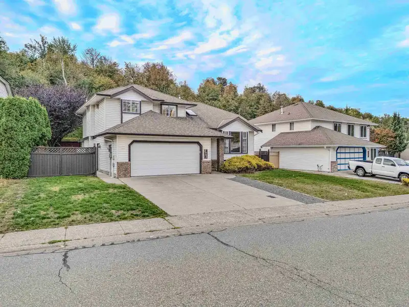 2907 CROSSLEY DRIVE - photo 1 of 37