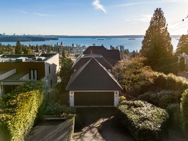2198 ROSEBERY AVENUE - photo 1 of 40