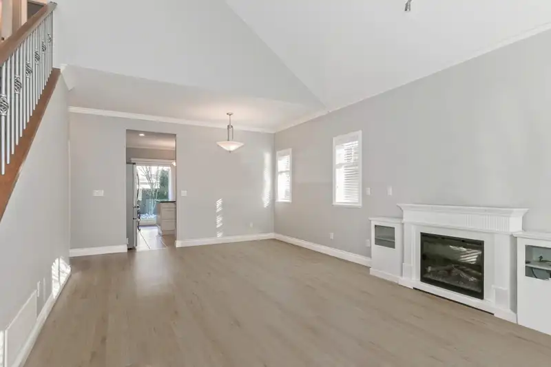 17 8717 159 STREET - photo 4 of 27