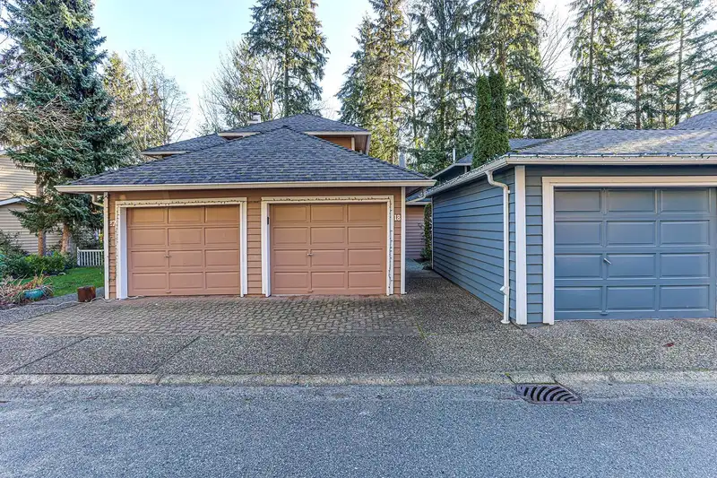 18 9000 ASH GROVE CRESCENT - photo 2 of 40