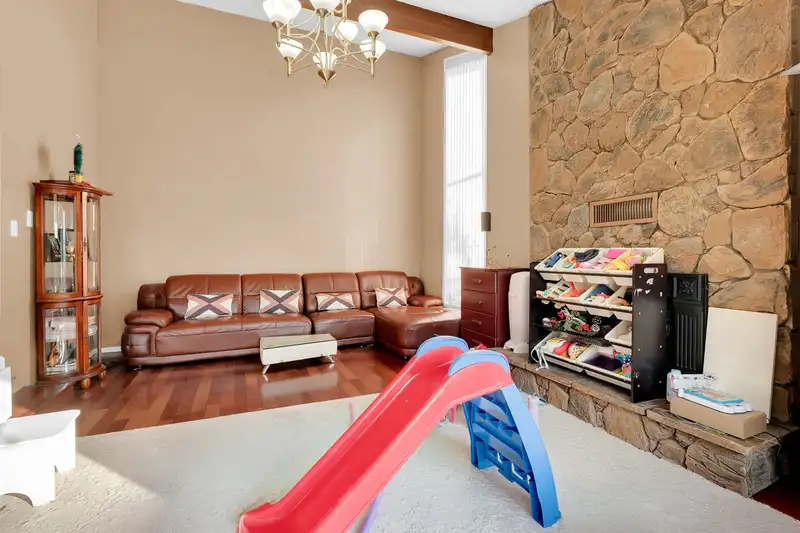 46446 ANGELA AVENUE - photo 4 of 29