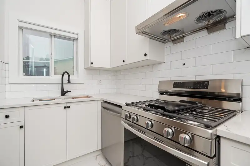 7907 117 STREET - photo 4 of 30