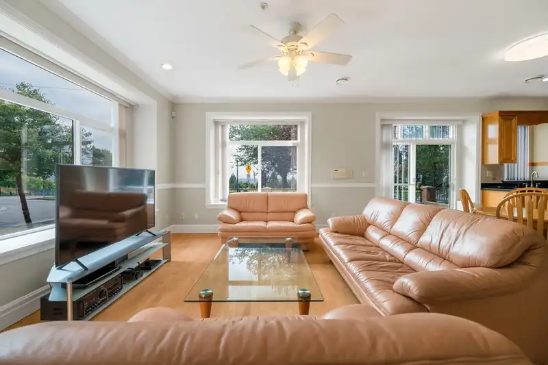 7459 WINDSOR STREET - photo 2 of 28