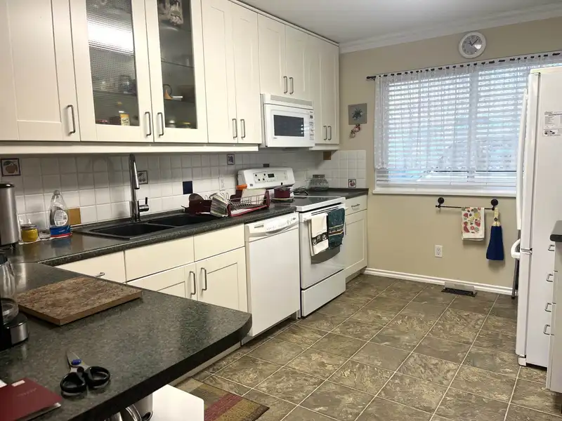 130 7610 EVANS ROAD - photo 2 of 26