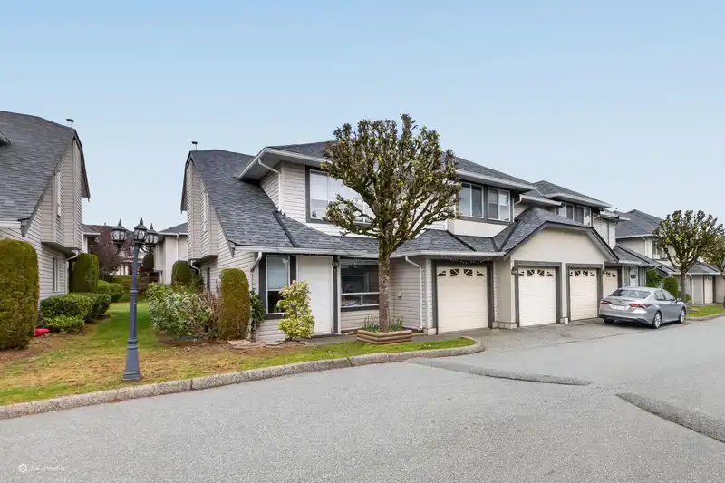 135 3160 TOWNLINE ROAD - photo 2 of 25