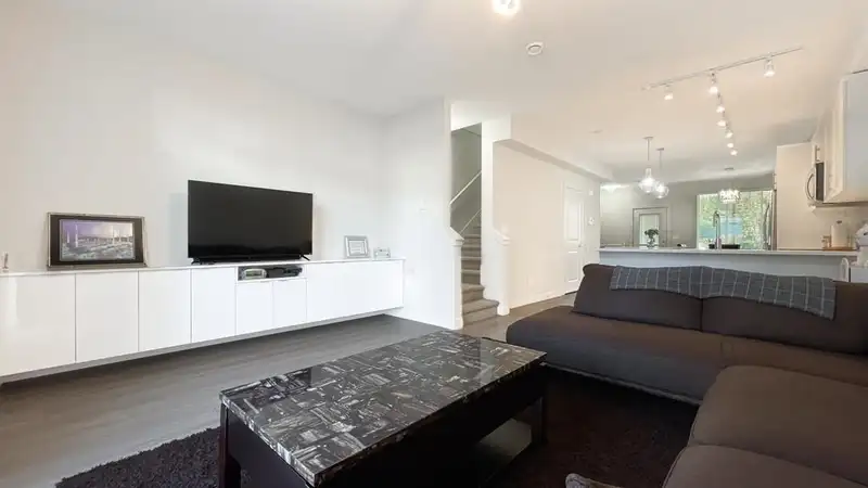 138 6030 142 STREET - photo 3 of 29