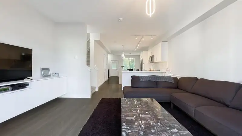 138 6030 142 STREET - photo 4 of 29