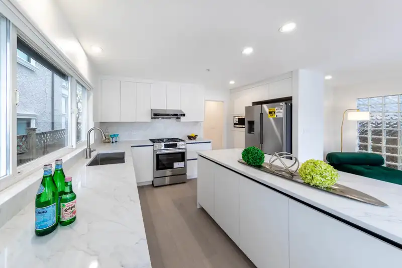 3727 W 22ND AVENUE - photo 3 of 38