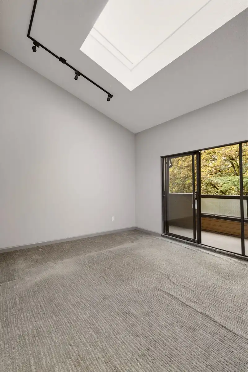 301 1930 W 3RD AVENUE - photo 4 of 40