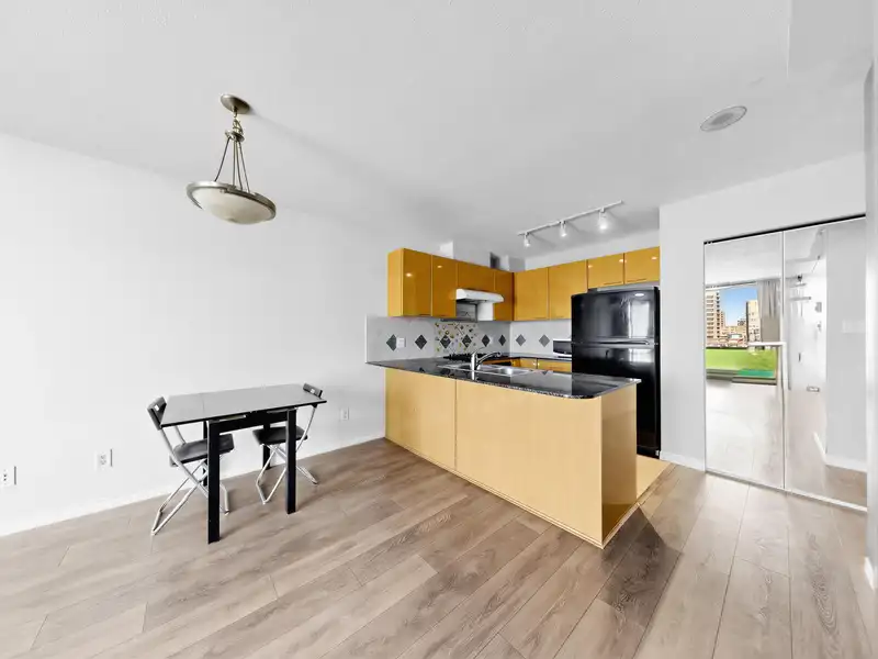 704 5933 COONEY ROAD - photo 2 of 22