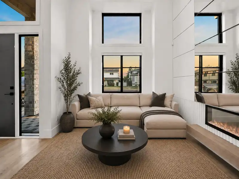 6079 44A AVENUE - photo 4 of 40