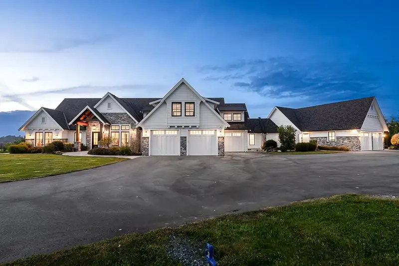 4424 TOWNLINE ROAD - photo 2 of 40