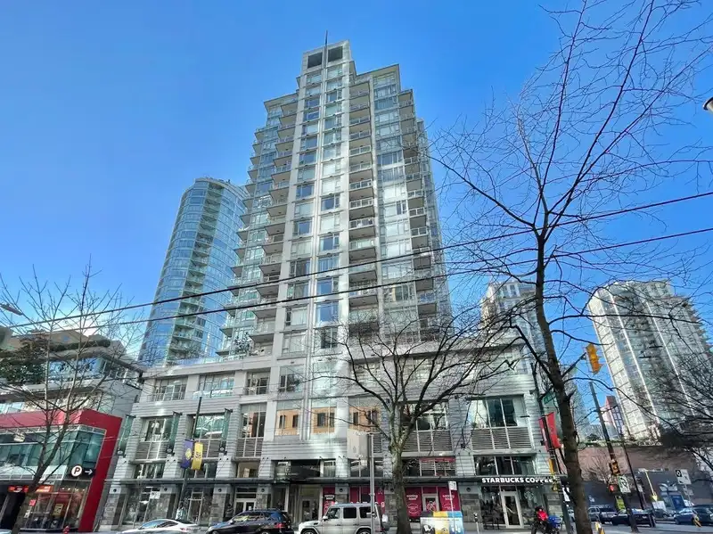 703 480 ROBSON STREET - photo 1 of 16