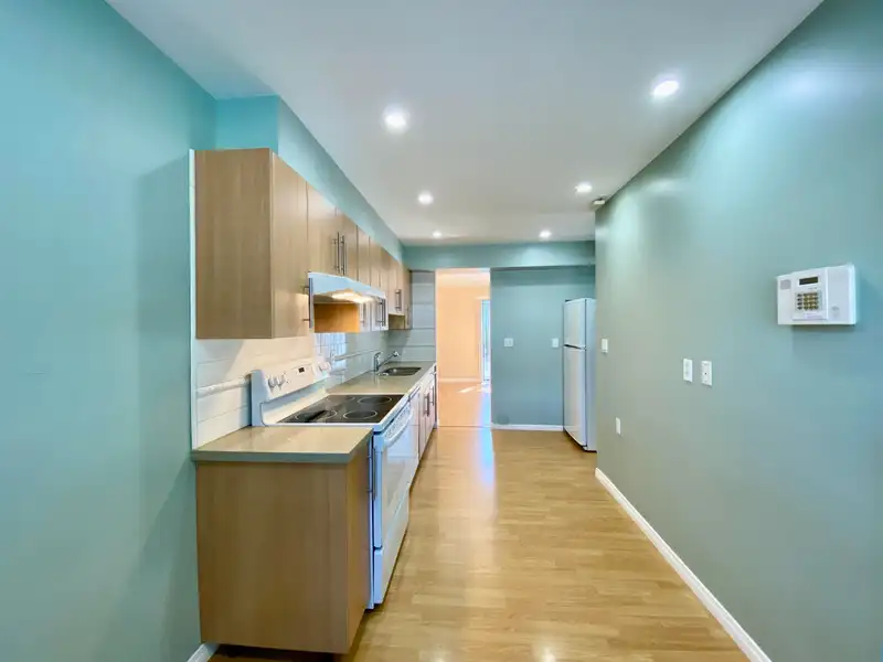 17 9080 PARKSVILLE DRIVE - photo 3 of 27