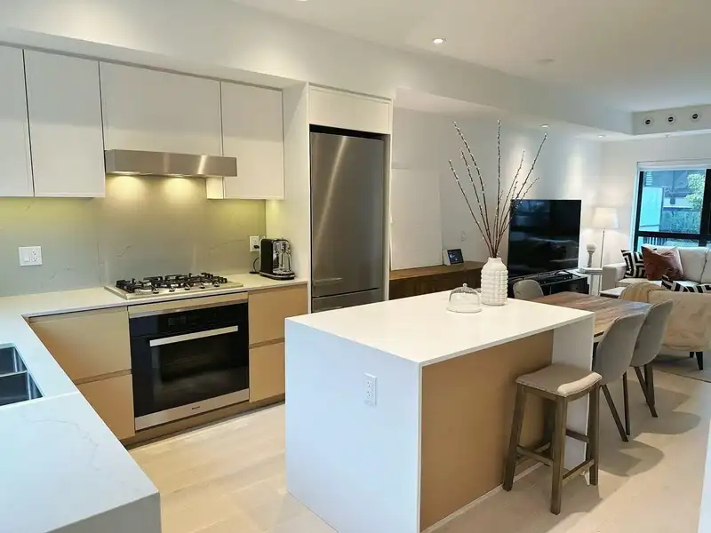 51 550 W 28TH AVENUE - photo 1 of 38