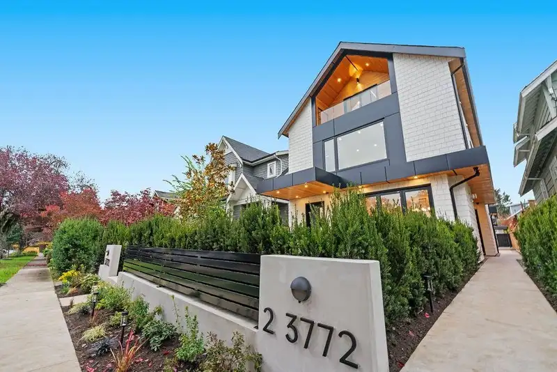 2 3772 W 20TH AVENUE - photo 1 of 40