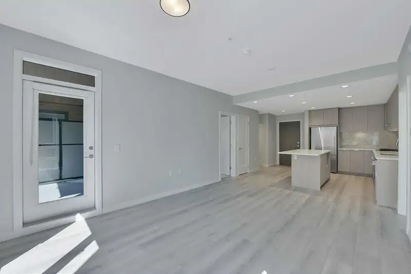 215 615 COTTONWOOD AVENUE - photo 4 of 33