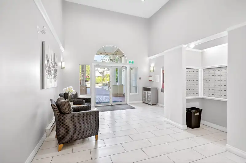 103 2960 PRINCESS CRESCENT - photo 3 of 38