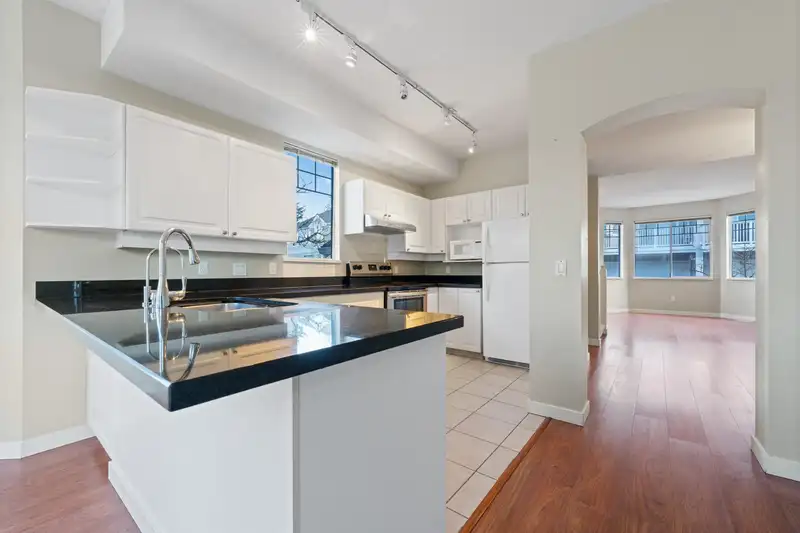35 7501 CUMBERLAND STREET - photo 3 of 27