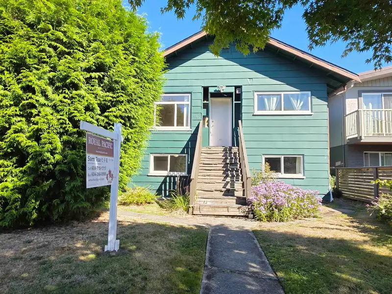 149 E 47TH AVENUE - photo 2 of 30