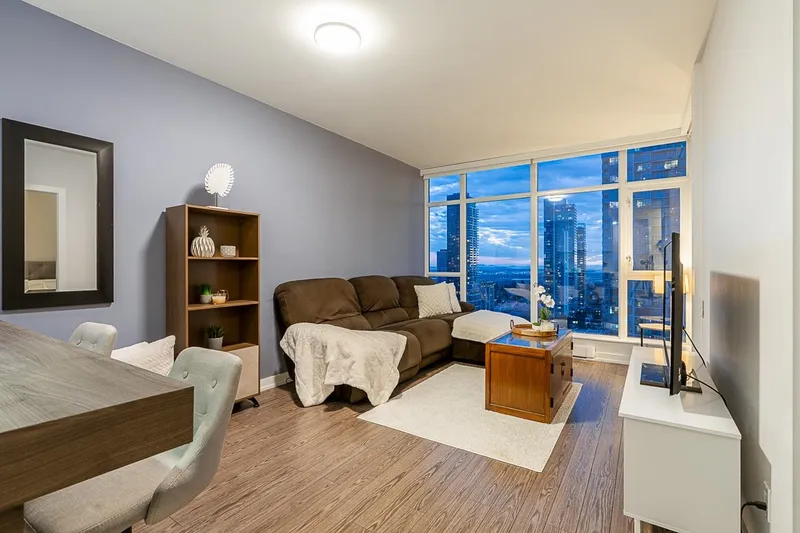 2910 4688 KINGSWAY - photo 3 of 25